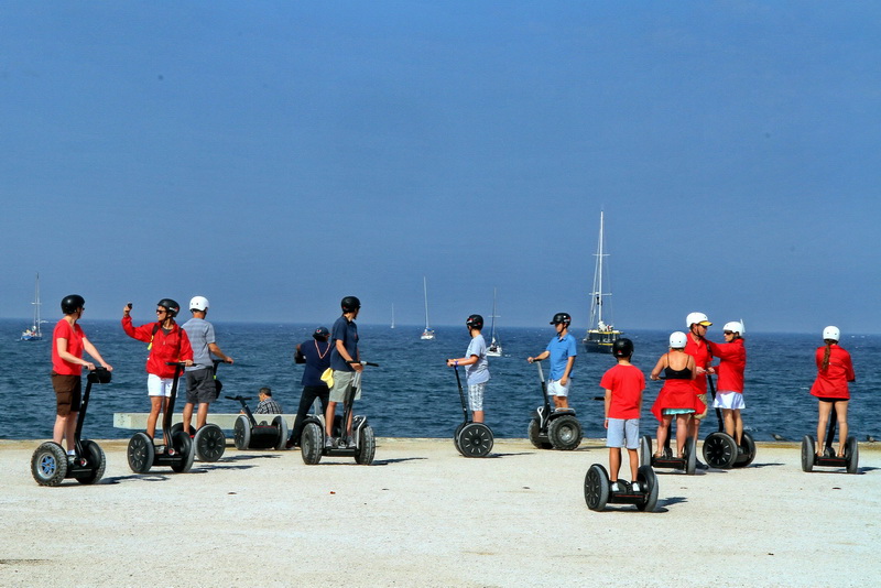 C'est fini les vacances "A bicyclette..." (Photo Robert Poulain)