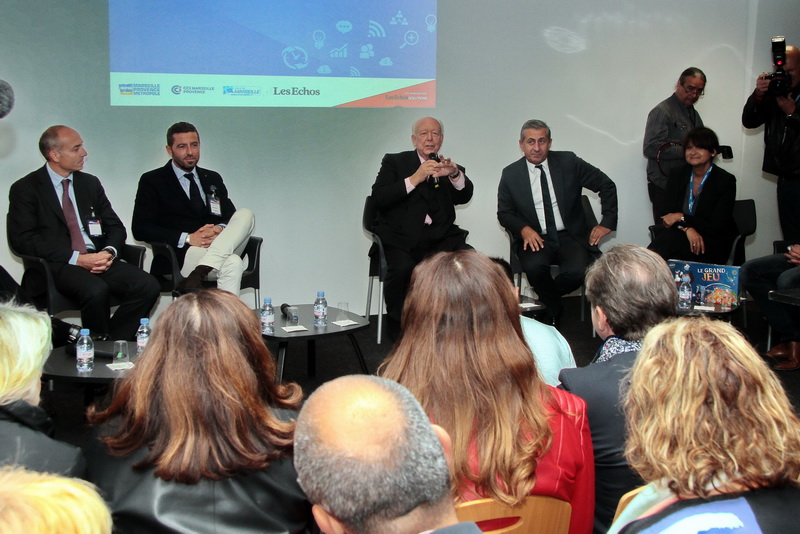 Jean-Claude Gaudin est intervenu sur la politique de la Ville dans le domaine économique et Didier Parakian a présenté des entreprises implantées ou nées à Marseille (Photo Robert Poulain)