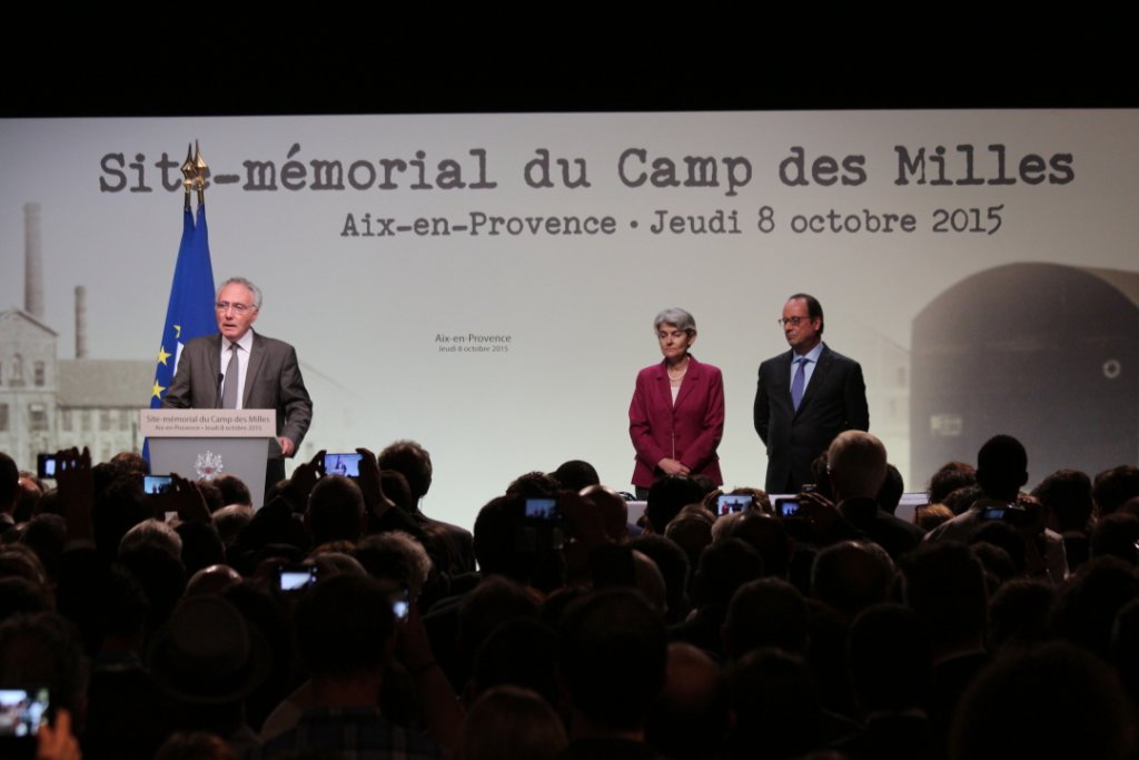 C'est en présence de François Hollande et de Irina Bokovade la Directrice générale de l’Unesco que, Alain Chouraqui, président de la Fondation du Camp des Milles-Mémoire et Education, responsable scientifique de la Chaire lit avec gravité le manifeste du camp des Milles de la Chaire Unesco "Education à la citoyenneté, sciences de l'homme et convergence des mémoires" (Photo Philippe Maillé)