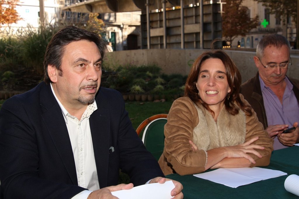 Jean-Marc Coppola (PCF) et Sophie Camard (EELV) têtes de liste "Région-Coopérative" (Photo Philippe Maillé)