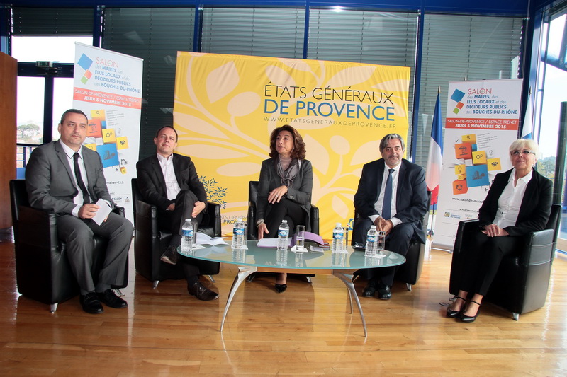 Présentation à l'Hôtel de Département du 1er Salon des Maires qui se tiendra à Salon-de-Provence (Photo Robert Poulain)