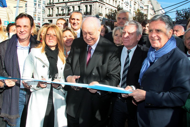 Inauguration par le maire de Marseille de la Foire aux Santons (Photo Robert Poulain)