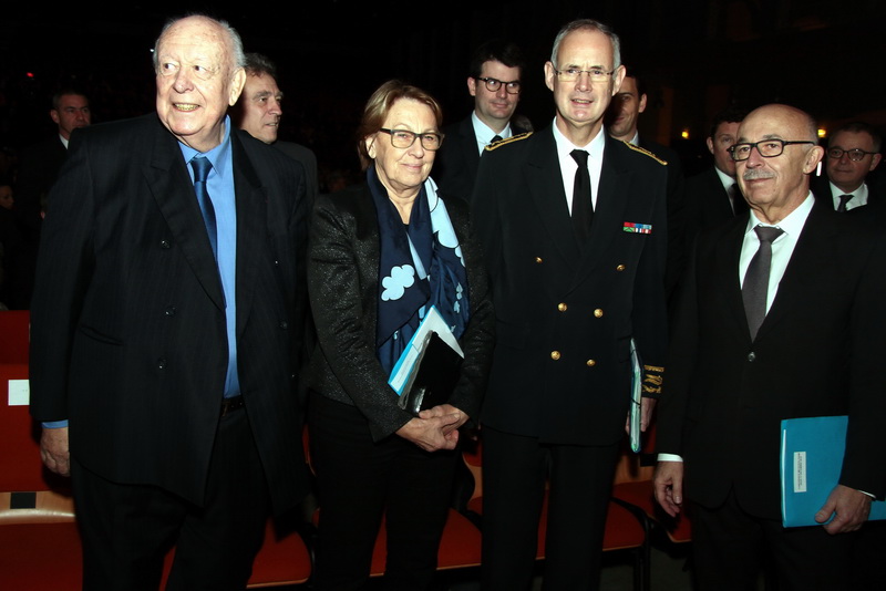 La ministre Marylise Lebranchu entourée de Jean-Claude Gaudin, le préfet Stéphane Bouillon et Laurent Théry (Photo Robert Poulain)