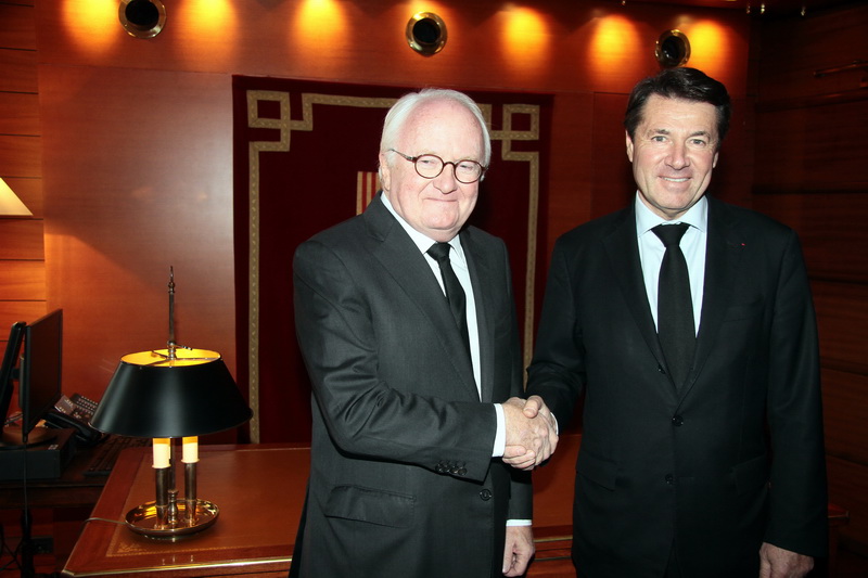 Rencontre ce lundi 14 décembre entre Michel Vauzelle, le président socialiste sortant et Christian Estrosi LR le nouveau président de la Région Provence-Alpes-Côte d'Azur (Photo Robert Poulain)