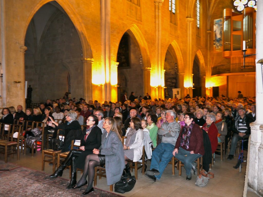 L’église Saint-Jean de Malte avait fait le plein pour ce concert inaugural de la tournée de Noël de la Maîtrise des Bouches-du-Rhône (Photo M.E.)