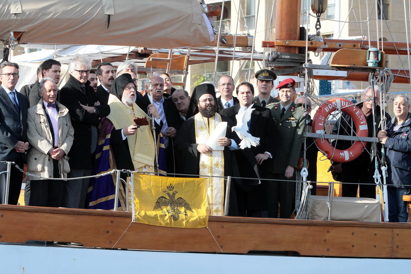 la Grande Bénédiction des eaux en présence de son Éminence, Mgr. Emmanuel Métropolite de l’Église Grecque Orthodoxe de France (Photo Robert Poulain)