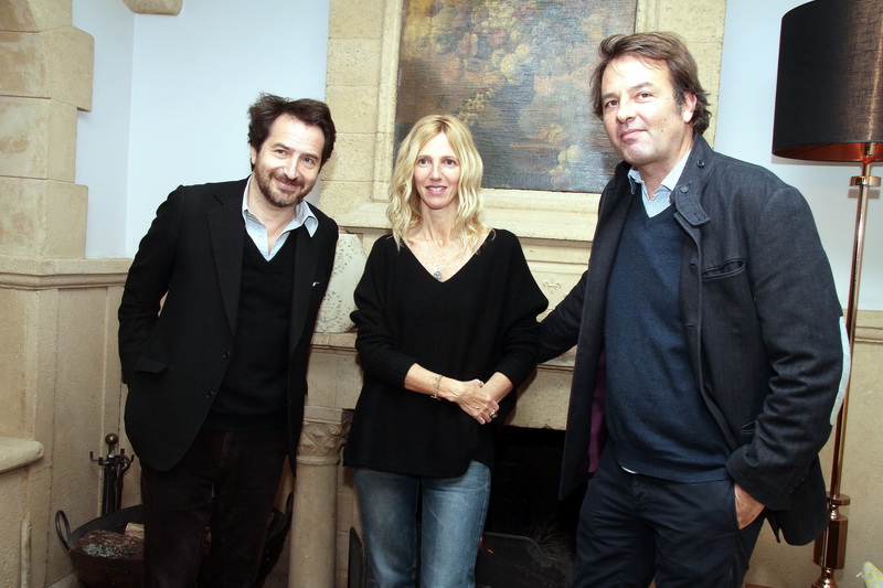 Le réalisateur Benoit Graffin, accompagné des acteurs Sandrine Kiberlain et Edouard Baer, à l'Hôtel du pigonnet à Aix-en-Provence, lors de la conférence de presse (Photo Robert Poulain)