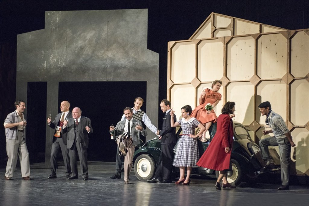 C’est une joyeuse troupe qui sert la comédie ballet de Molière et Lully (Photo Brigitte Enguerand)