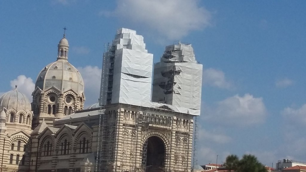 Marseille: La Cathédrale de la Major s'est bouché les oreilles... (Photo Patricia Maillé-Caire)