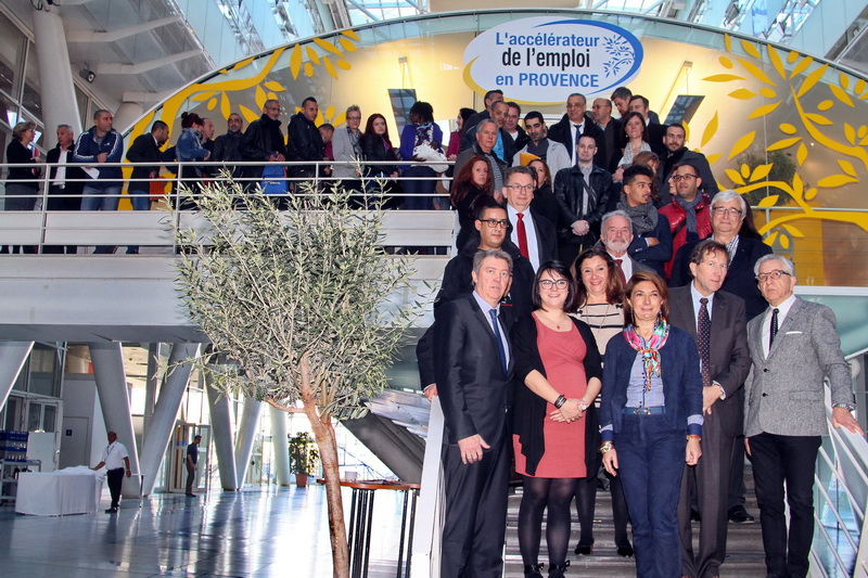 Lors de l'inauguration de l'Accélérateur de l'emploi en Provence : Martine Vassal, entourée des conseillers départementaux Solange Biaggi, Gérard Gazay et Marine Pustorino, de Jacques Pfister, président de la CCI Marseille Provence et d’André Bendano, président de la Chambre régionale de métiers et de l’artisanat (Photo Robert Poulain)