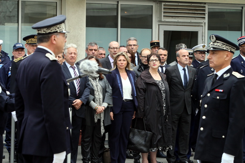 De nombreuses personnalités ont participé à cette cérémonie d'installation dans la cour de l'Evêché (Photo Robert Poulain)