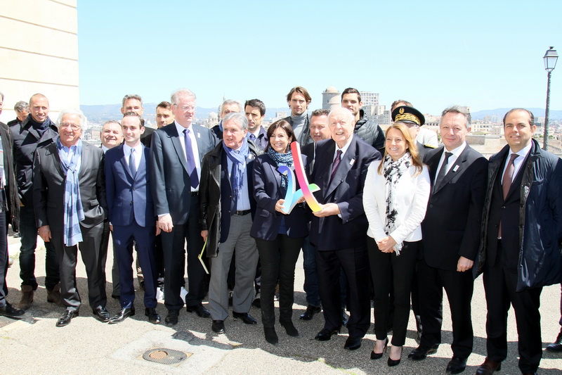 Le Comité Paris-2024, les élus et sportifs marseillais à l'unisson pour cette candidature aux JO (Photo Robert Poulain)