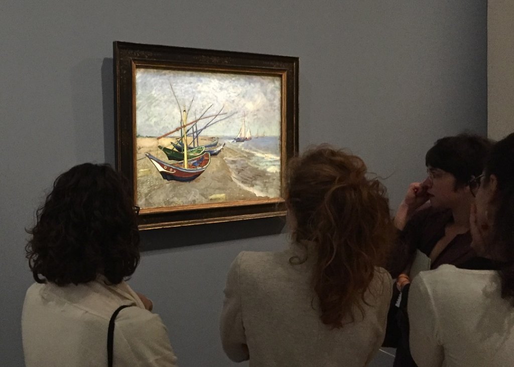 Bateaux de pêche sur la plage des Saintes-Maries-de-la-Mer et La Vigne verte sont deux des œuvres majeures de Van Gogh exposées à la Fondation.(Photo M.E.)