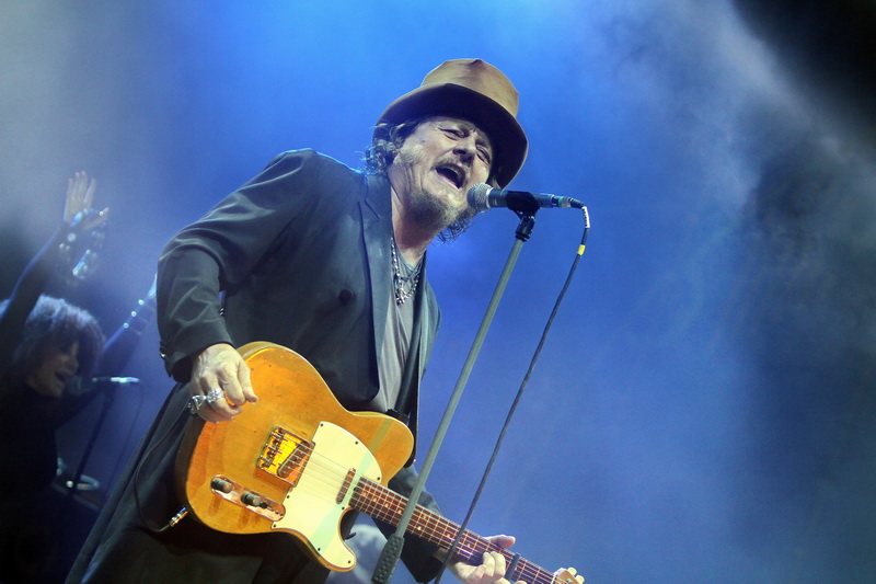 l’inimitable Zucchero (Photo Robert Poulain)