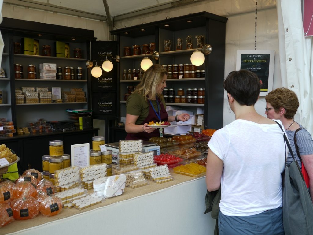 Le confiseur de Saint-Rémy de Provence fête ses 150 ans au salon Vivre Côté Sud. Il offre à la dégustation parmi les meilleurs fruits confits qui puissent être trouvés aujourd’hui en Provence (Photo Michel EGEA)