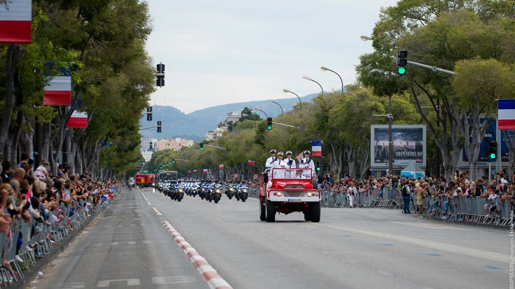 24 véhicules du bataillon ont participé au défilé motorisé (Photos : BMPM/SM Etourneau)