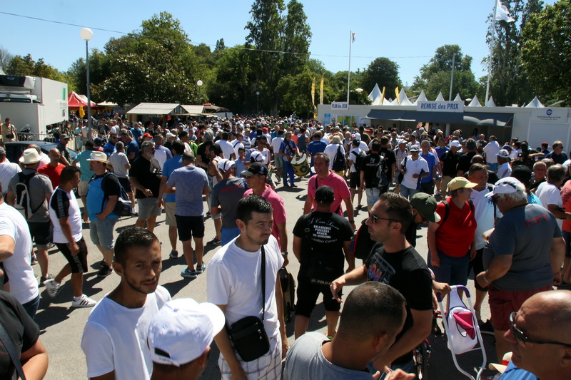 Plusieurs milliers de personnes ont rejoint le parc Borély pour participer à "the" Concours : Le Mondial La Marseillaise à pétanque (Photo Robert Poulain)