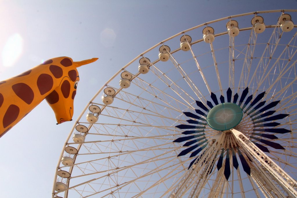 Un nouveau conte vient de naître à Marseille "la Girafe et la Grande Roue" (Photo Robert Poulain)