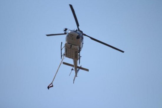 Hélicoptère bombardier d’eau (Photo Philippe Maillé)