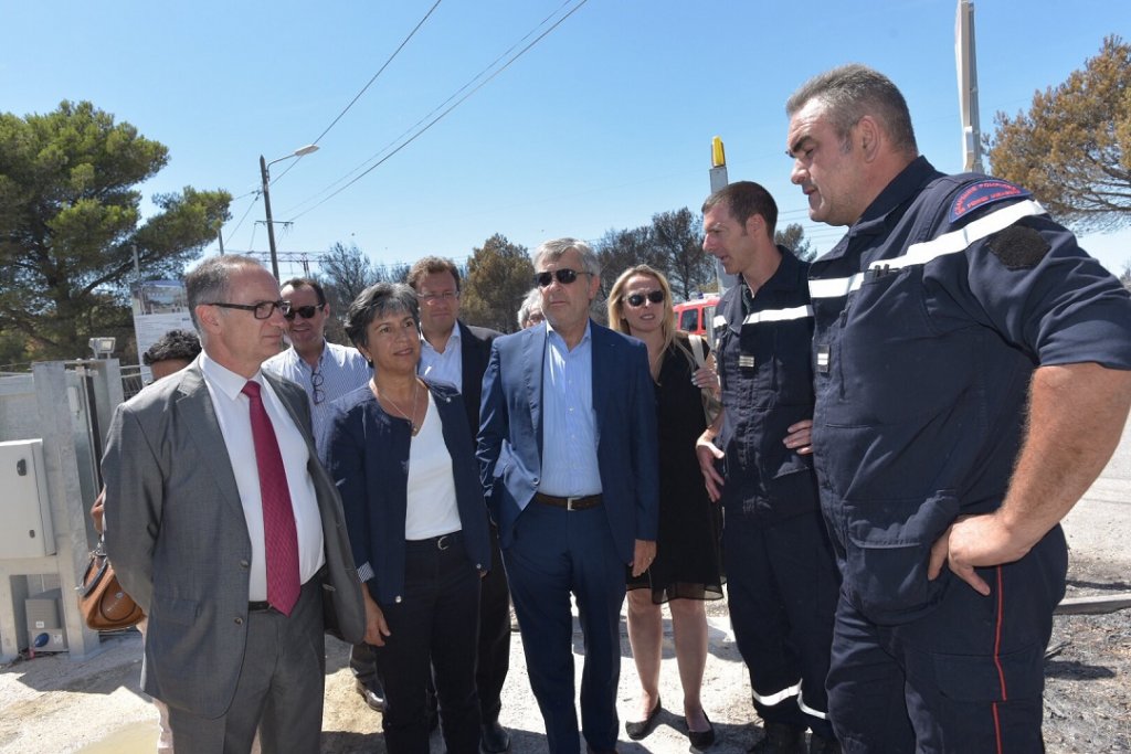 Le sénateur-maire des Pennes-Mirabeau Michel Amiel accompagné d'une délégation d'élus régionaux sur le site du lycée Aragon (Crédit photo © Région/ Régis Cintas-Flores)