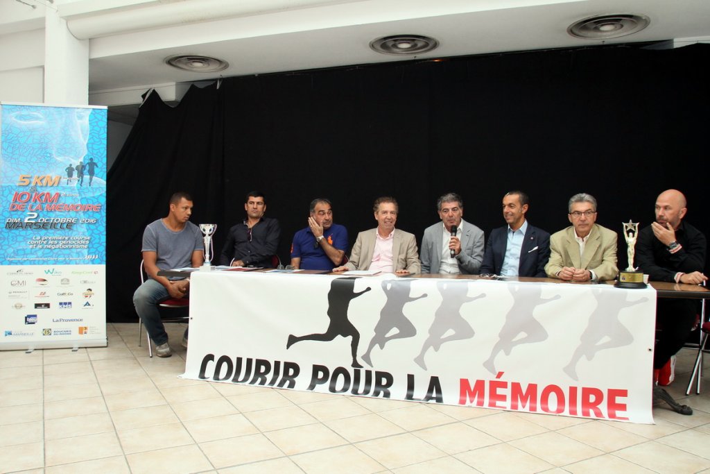 Organisateurs, partenaires et sportifs tous derrière "Courir pour la Mémoire" (Photo Robert Poulain)