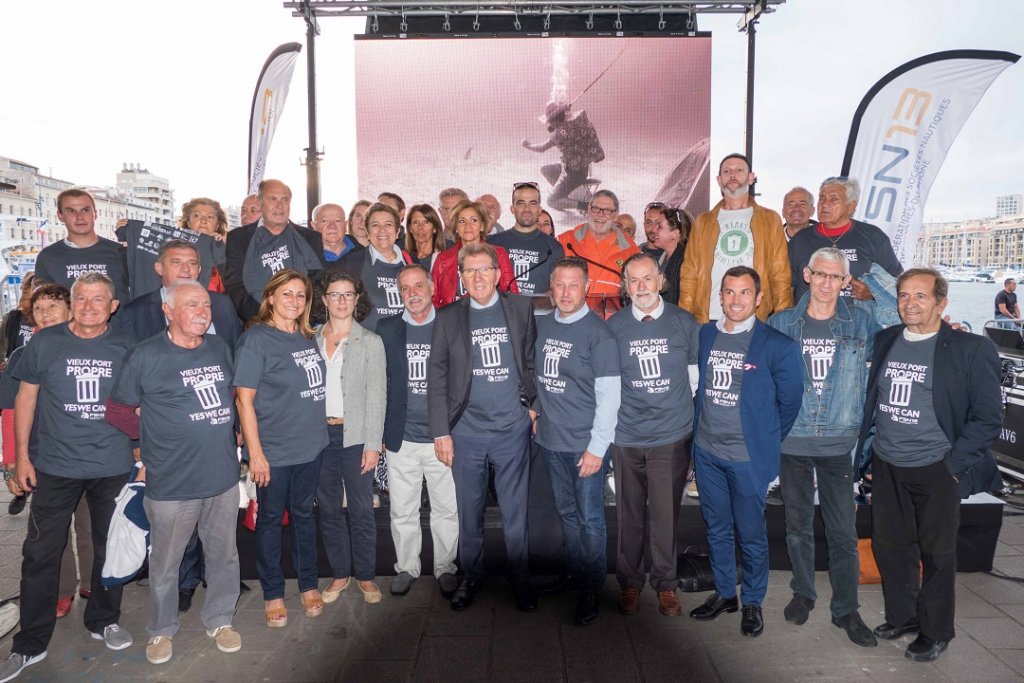 Lancement ce vendredi soir de l'opération nettoyage Vieux-Port en présence des bénévoles, clubs nautiques et élus (Photo David Girard)