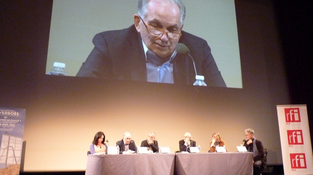 La 3e table ronde des Rencontres a réuni Myriam Benraad, politologue - Marc Pierini, diplomate - le médiateur Daniel Desesquelle, journaliste RFI - Bertrand Badie, politiste, spécialiste des relations internationales- Bassma Kodmani, politologue- Thierry Fabre, fondateur des Rencontres (Photo M.C.)