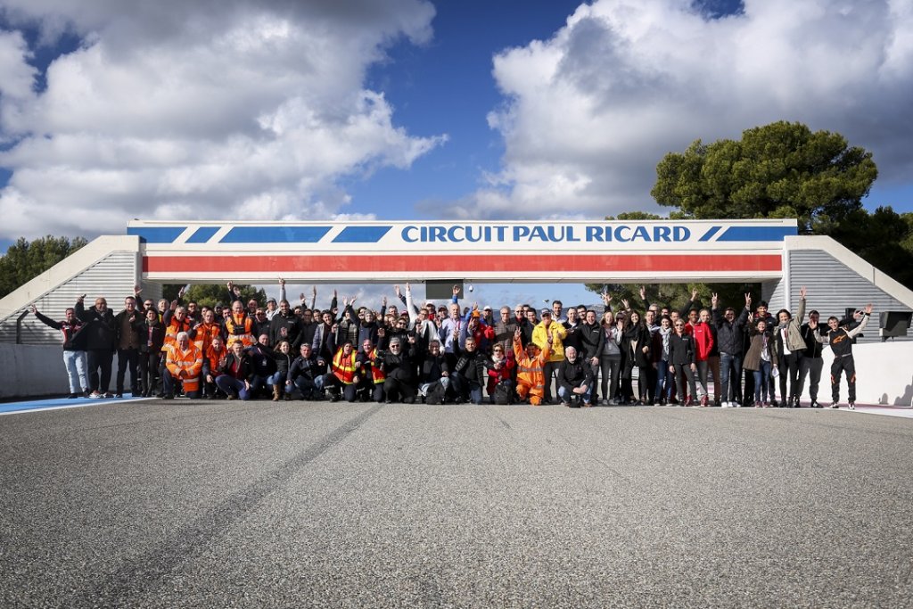 L'ensemble des bénévoles du circuit Paul ricard et de l'AFM Téléthon (Photo Morgan Mathurin)