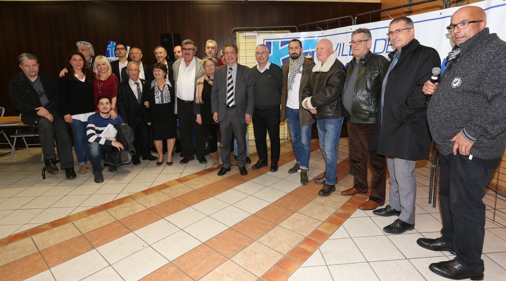 Claude Argy et Maurice di Nocera entourés d'organisateurs historiques de manifestation au palais des Sports (Photo D.R.)