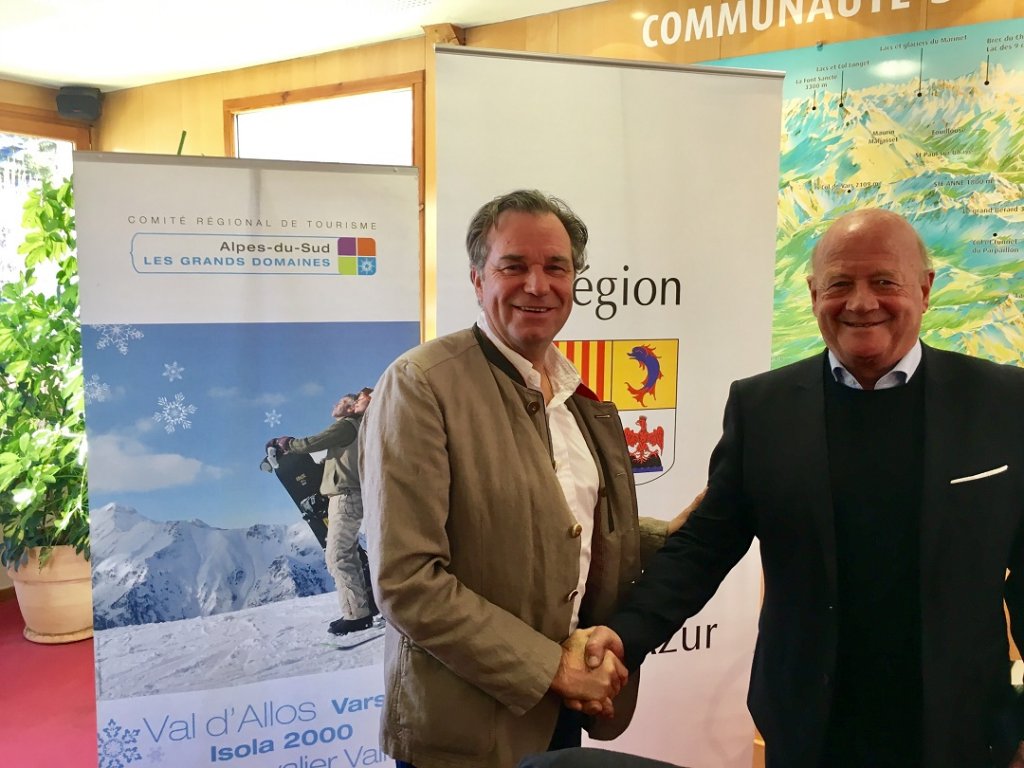 Renaud Muselier, Président du Comité Régional de Tourisme Provence-Alpes-Côte d'Azur et Jacques Martin, Président de la communauté des communes Vallée de l’Ubaye lors de la première rencontre Montagne & Tourisme ce 29 décembre à Barcelonnette (Photo CRT)