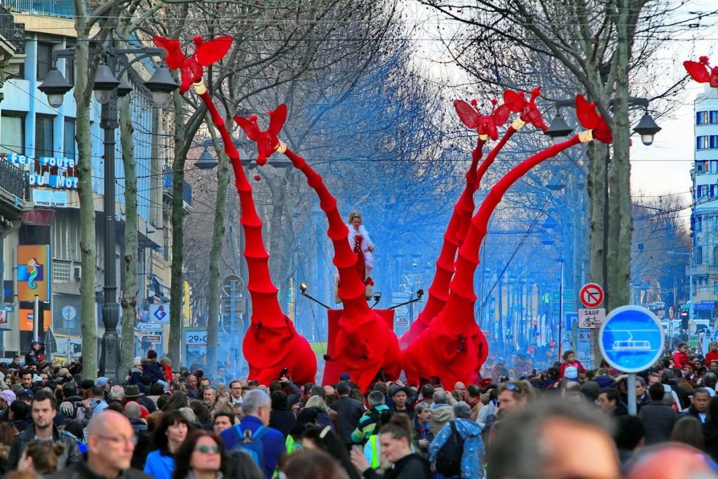 Un public venu en nombre lors de la 1ère édition des Dimanches de la Canebière le 29 janvier (Photo Robert Poulain)