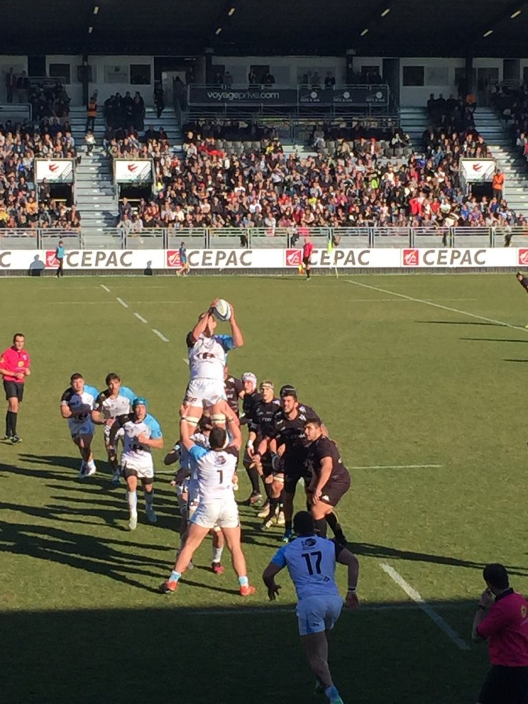 La touche a été l'une des faiblesses de Provence-Rugby dimanche après-midi face à Massy. (Photo M.E.)