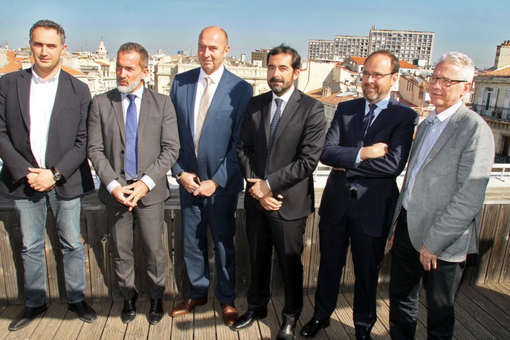 Johan Bencivenga entouré de Tony Sessine, Sebastien Didier, Philippe Bellemin-Noël, Thierry Chaumont, Marc Bayard (Photo Robert Poulain)