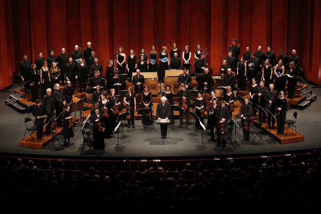 Pour servir Bach sur la scène du Grand Théâtre de Provence, le Collegium Vocale Gent était au complet sous la direction de son fondateur et directeur musicale Philippe Herreweghe (Photo Caroline Doutre)