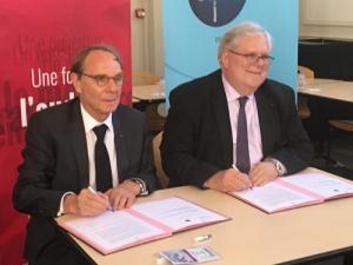 Alain Fuchs, Président du CNRS et Yvon Berland, Président d’Aix-Marseille Université (AMU), ont signé ce 17 mai à Marseille, un accord de partenariat renforcé (Photo D.R.)