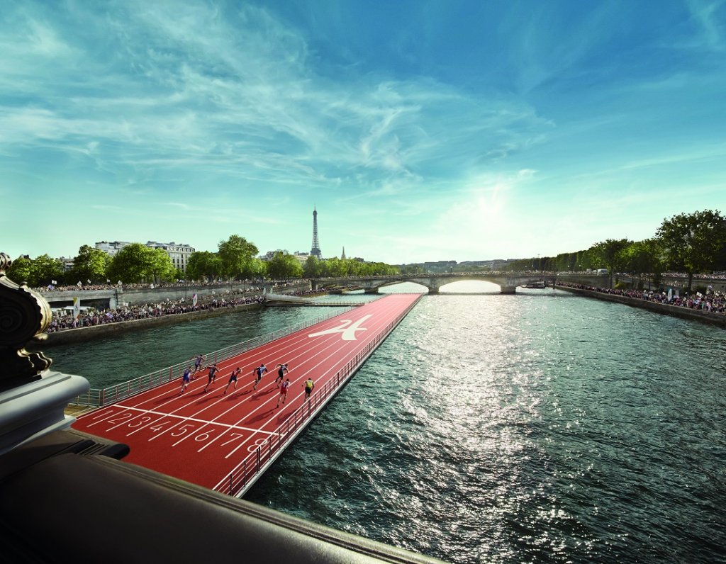 La piste d’athlétisme flottante entre le pont Alexandre-III et le Pont des Invalides