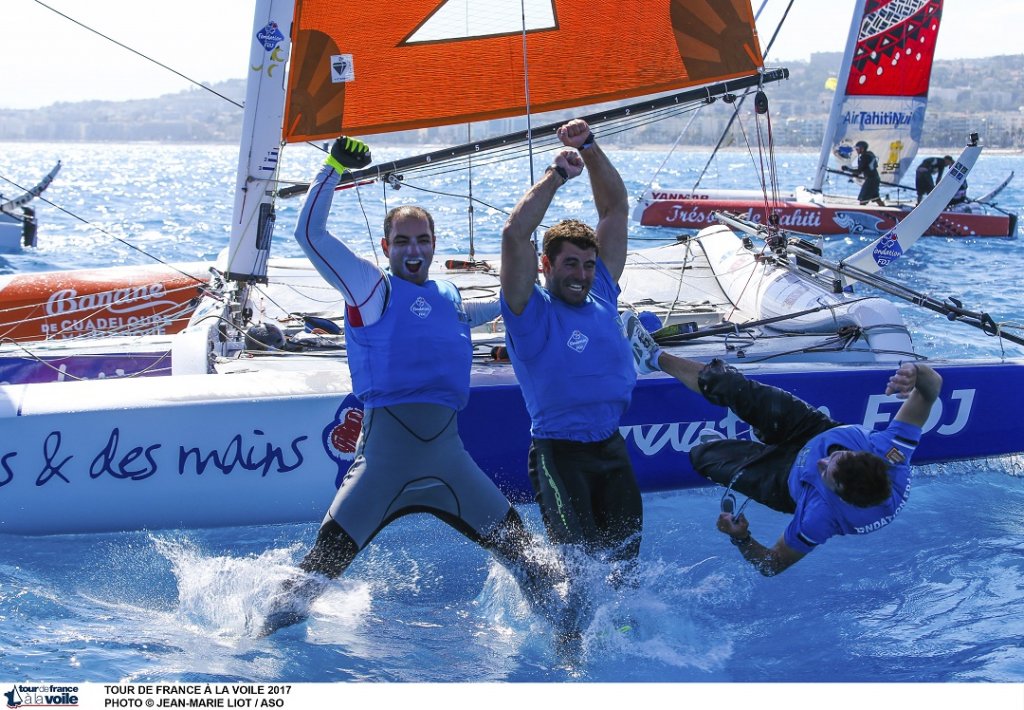 En terminant ce vendredi à la 3e place du Raid Côtier de Nice, Fondation FDJ-Des Pieds et Des Mains a assuré sa victoire dans la 40e édition Tour de France à la Voile (Photo Jean-Marie Liot/ASO)