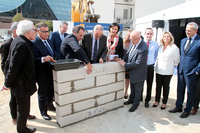 Pose de la première pierre de Campus A par Renaud Muselier, le préfet Stéphane Bouillon, Laure-Agnès Caradec, Bernard Beignier (Photo Robert Poulain)