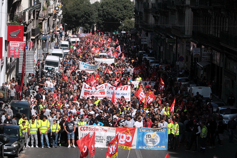 A Marseille, la Manifestation a rassemblé 7 500 personnes selon la Police, 60 000 selon les organisateurs (Photo Robert Poulain)