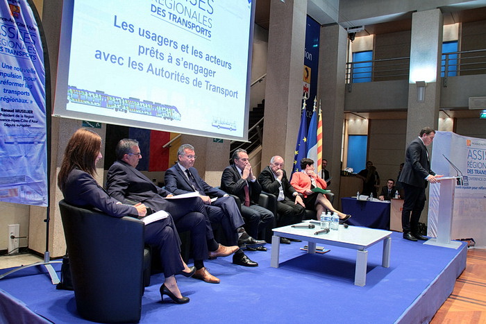 Renaud Muselier entouré de Philippe Tabarot, Jacqueline Bouyac, Maxime Tommasini, Roger Didier et Catherine Roubeuf (Photo Robert Poulain)