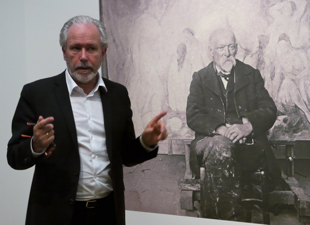 Bruno Ely n’est pas mécontent de participer à son tour à une certaine « réhabilitation » de Cézanne dans sa ville (Photo Michel Egea)