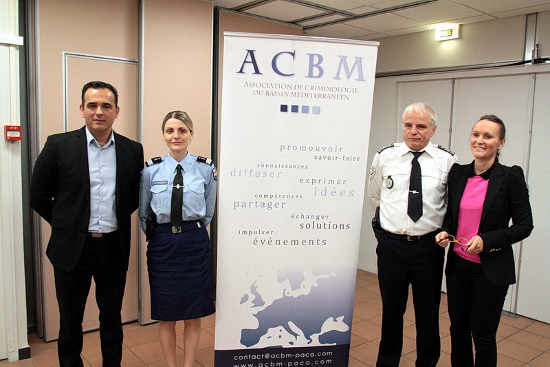 De gauche à droite Dominique Ciravegna vice-président de l'ACBM, Céline Leflefian, capitaine de gendarmerie, Dominique Nivaggioli, Commissaire-Divisionnaire d'Aix-en-Provence et Bernadette Leroy, Présidente de l’ACBM (Photo Robert Poulain)