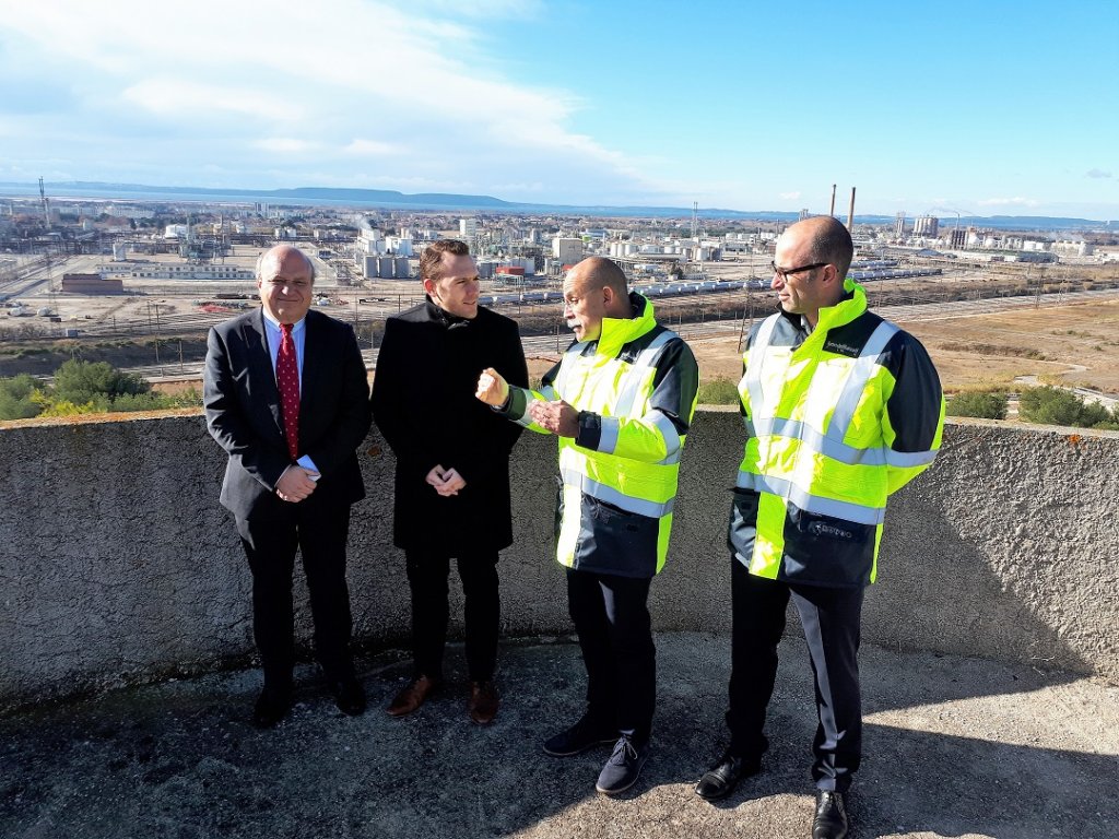 Le point sur l’avenir du site et la revitalisation de la raffinerie a été abordé lors de la visite (Photo D.R.)