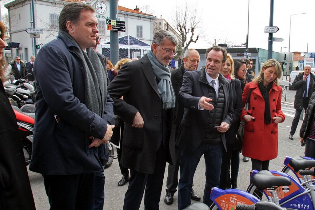 Renaud Muselier et Jean-Pierre serrus ont lancé à la gare de la Blancarde à Marseille le pass intégral Aix-Marseille Provence (Photo Robert Poulain)