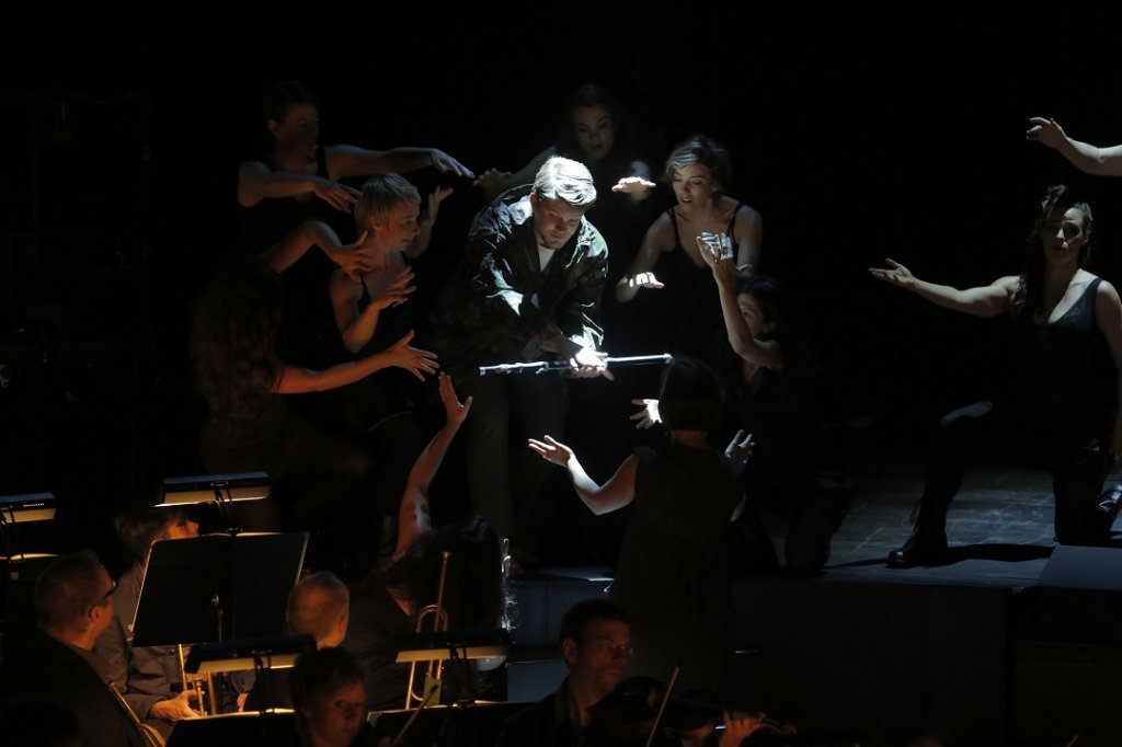 Stanislas de Barbeyrac revient au Grand Théâtre de Provence où il retrouve La Flûte Enchantée mise en scène par Simon McBurney (Photo Pascal Victor Artcompress)