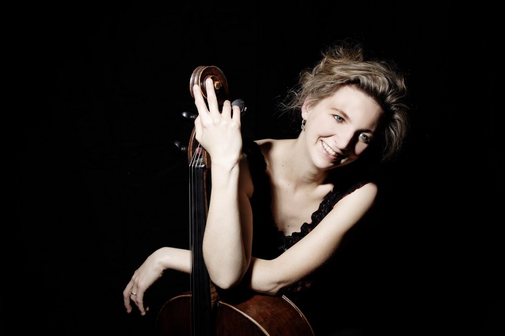 Le violoncelle d’Ophélie Gaillard a brillé de mille éclats dans ce Concerto op. 85 d’Edward Elgar (Photo Caroline Doutre)