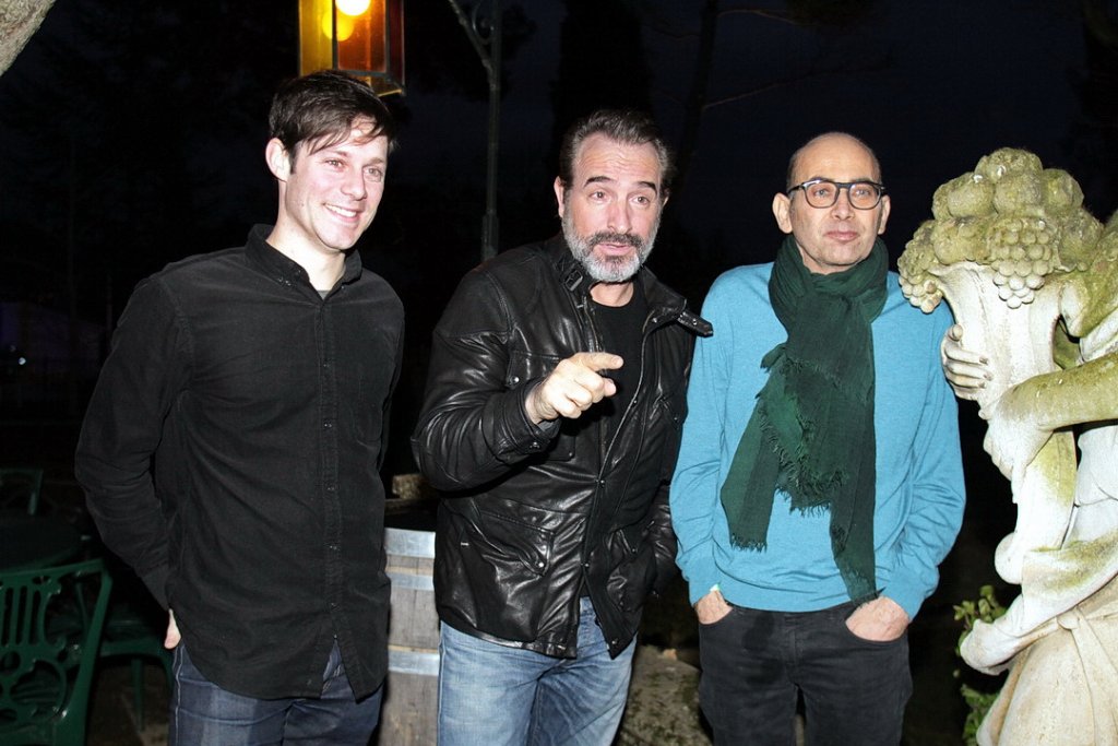 Christophe Montenez, Jean Dujardin et le réalisateur Laurent Tirard lors de la présentation à Aix-en-Provence du film "Le retour du héros" (Photo Robert Poulain)