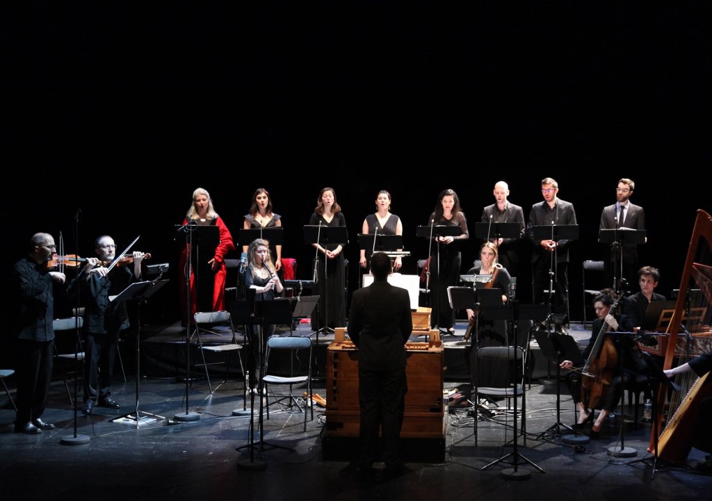 Devant Jean-Marc Aymes, les artisans du succès de cette représentation exceptionnelle. (Photo Mars en Baroque)