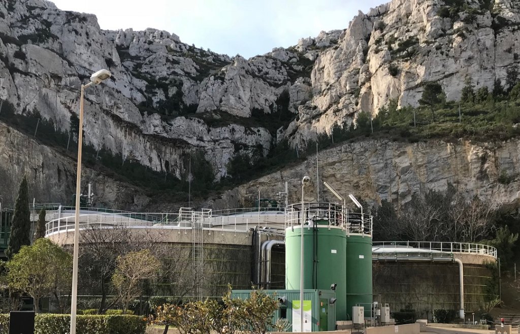 La construction, au pied de la calanque de Sormiou, de la plus grande unité de production et d’injection de biométhane en France (Photo Carole Payrau)