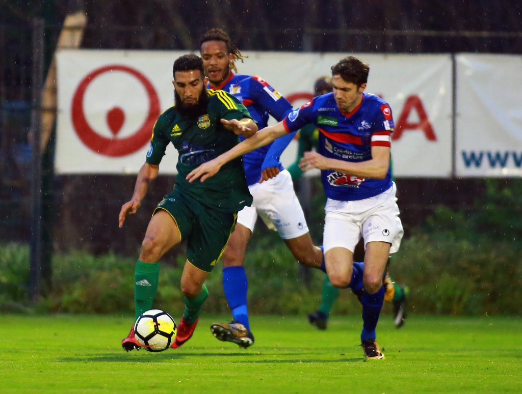 Sofiane El Moudane a fait des efforts vains au milieu de terrain (Photo Laurent Saccomano/Wallis.fr)